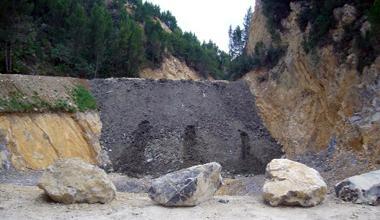 Cava sequestrata, cantieri edili fermi