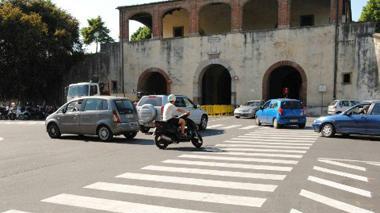 Le auto tornano a circolare da porta Santa Maria