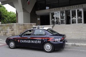 La compagna lo denuncia per abusi sessuali, arrestato