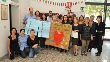 Nicola Di Paco, presidente dell’Assistenza di Rosignano con alcuni componenti della coop Contesto Infanzia