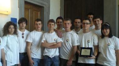 Foto di gruppo degli studenti partecipanti ai campionati della chimica