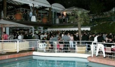 La piscina del Lid&ograve;: stasera si inaugura la stagione estiva del locale           