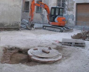 Un pozzo e una massicciata da salvare