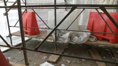 La chiesa di San Paolo a Ripa d’Arno e una delle impalcature