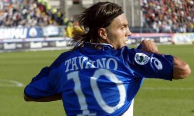 A sinistra Ciccio Tavano in azzurro Sotto da avversario con le casacche di Roma e Livorno 