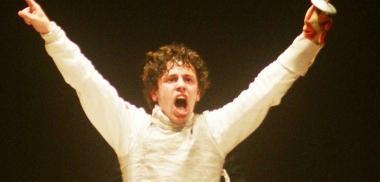 <b>LURLO. </b> Tutta la gioia di Edo Luperi, 17 anni, dopo il titolo italiano vinto sul palco del teatro Goldoni Sotto il PalaLivorno nel corso delle gare eliminatorie                           