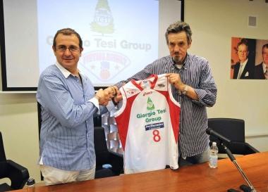 Nelle foto la presentazione del nuovo sponsor del Pistoia basket   