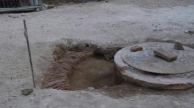 Appello per non far ricoprire d'asfalto un pozzo medievale