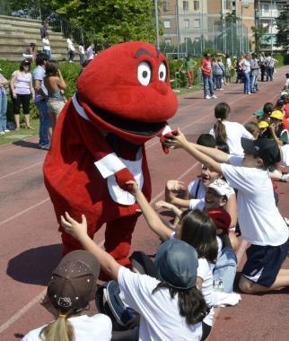 <strong>SORRISI. </strong>strappati ai tanti ragazzi dal Gabibbo nella sua esibizione