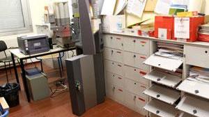 Raid vandalico in una scuola a Capezzano, saltano le lezioni per 400 alunni