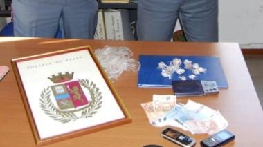 Spacciavano nel bosco arrestati due giovani
