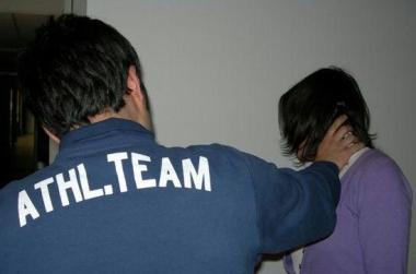 <b>VIOLENZE </b>Ai danni della compagna 