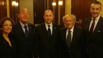 La delegazione lucchese con l’ambasciatore (il terzo da sinistra)