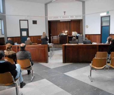 Unaula di tribunale        