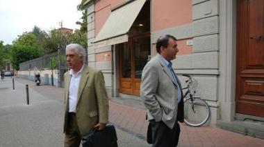 Nella foto orizzontale il commercialista ligure e l’avvocato Gianfranceschi In quella verticale Gallo e Di Bari