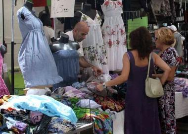 Il mercato del luned&igrave; a Carrara   