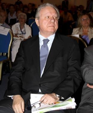 Il ministro Altero Matteoli ieri al Principe per il convegno nazionale di Ucina che si chiuder&agrave; oggi con le prove in mare al Club Nautico 