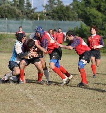 Una mischia del Rugby Cecina   