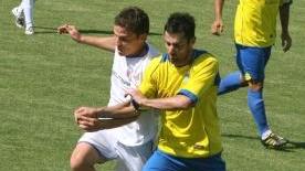 Due momenti della sfida disputata ieri al Benedetti valevole per la poule scudetto di serie D