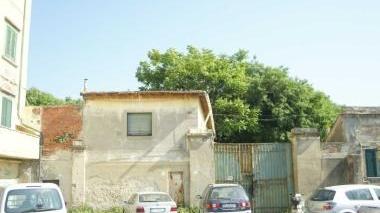 L’area dove sorgerà il complesso Borgo a mare vista da piazza Mazzini