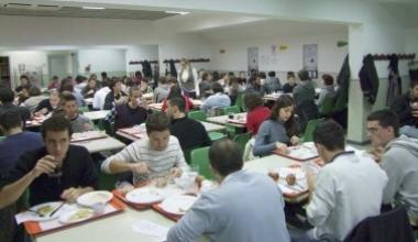 Aperitivi a prezzo politico per gli universitari