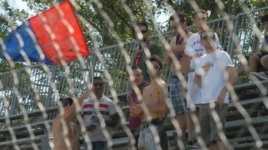 Pochi i tifosi presenti ma buoni e rumorosi
