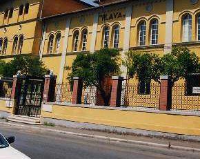 Tampona auto davanti alla Plava, denunciato