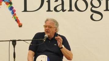 Un momento dell’incontro con Gustavo Pietropolli Charmet in piazza dello Spirito Santo
