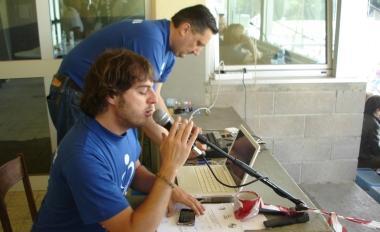 I telecronisti nella tribuna stampa    