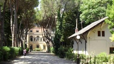 Il viale d’accesso a Villa Fabbricotti