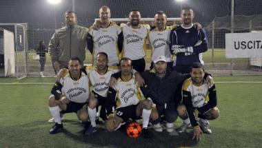<b>BIANCO-NERO-ORO. </b>Il gruppo guidato da mister Valerio Cioli 