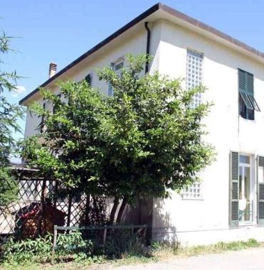 La casa popolare dove vive la famiglia Governatori  
