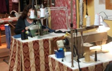 Al lavoro in una sartoria 