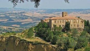 <b>LA BADIA CAMALDOLESE.</b> Una panoramica del monastero volterrano