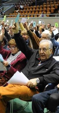 Luigi Bardelli vota all’assemblea dei soci