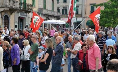 Un momento della iniziativa organizzata per festeggiare i risultati del centro sinistra   