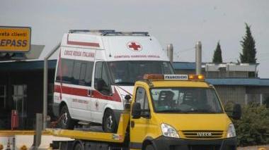 L’ambulanza sul carroattrezzi
