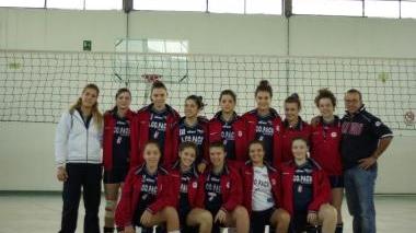 La formazione del Team Volley che si è salvata in Seconda Divisione con l’allenatrice Paola Toccafondi