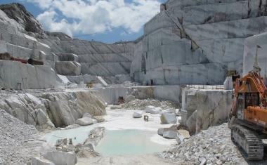 A fianco lex passo della Focolaccia nella foto inviateci dal membro Cai Sotto Enrico Fermi 