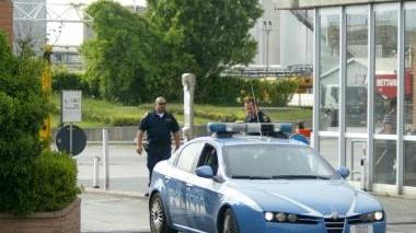 <b>PAURA.</b> La polizia e i pompieri ieri pomeriggio alla raffineria Eni a Stagno