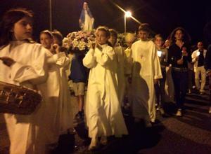 Nuova edicola mariana ad AntignanoProcessione e benedizione del mare