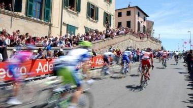 Fotografa il Giro, vince Donati