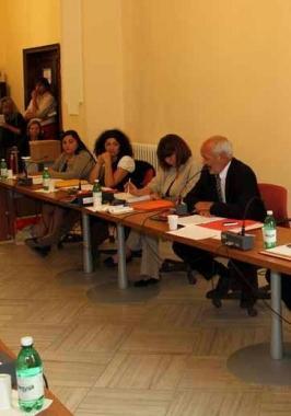 Buffoni con accanto parte della sua Giunta  