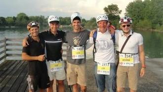 Il gruppo dei portacolori del Freestyle Triathlon Valdinievole