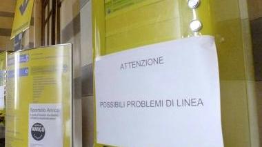 Un cartello avverte dei disagi