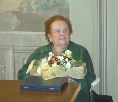 Fanny Pieratti in Comune dopo la donazione 