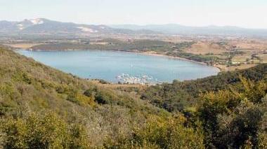 È lotta alla limantria che già allo stato larvale rappresenta un pericolo per le foreste ed è presente sul promontorio e nel bosco da Populonia a Baratti