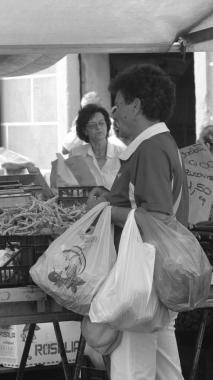 La spesa di prodotti locali  