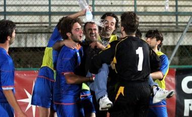 A sinistra la premiazione del Cambiano e a destra lesultanza dellOrtimino 