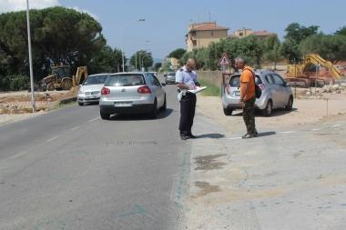<b>LINCIDENTE.</b> Sopralluogo della polizia municipale davanti al cimitero 